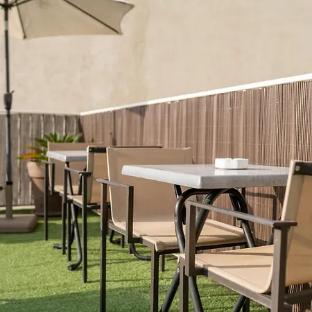 The Originals City, Mondial, Hotell