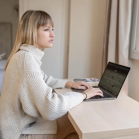 The Originals City, Mondial, ホテル 3*