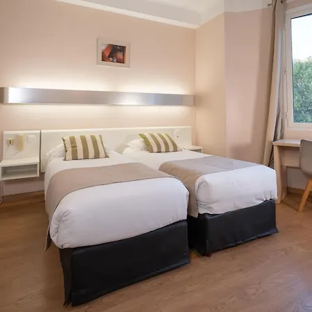 The Originals City, Mondial, ホテル 3*