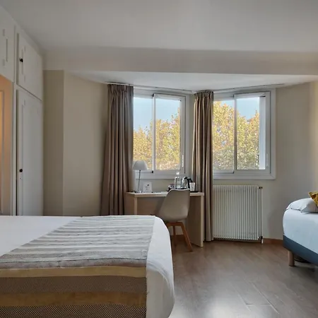 The Originals City, Mondial, Hotel