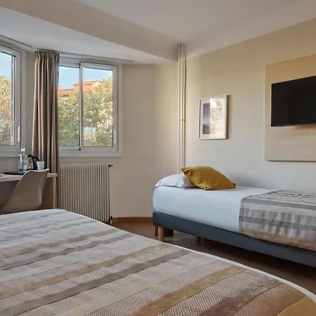 Hotel The Originals City, Mondial,