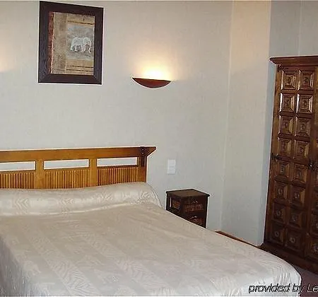 Hotel The Originals City, Mondial,