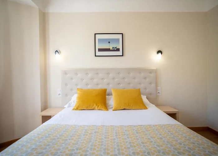 Hotel The Originals City, Mondial,