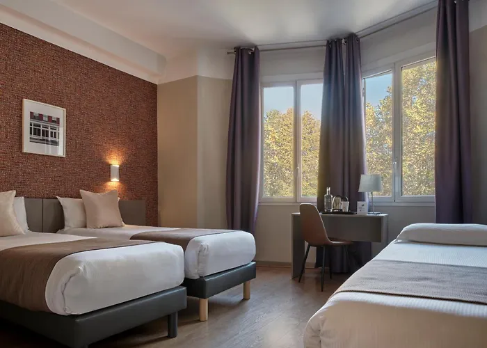 Hotel The Originals City, Mondial,