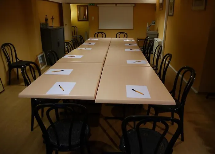 Hotel The Originals City, Mondial,